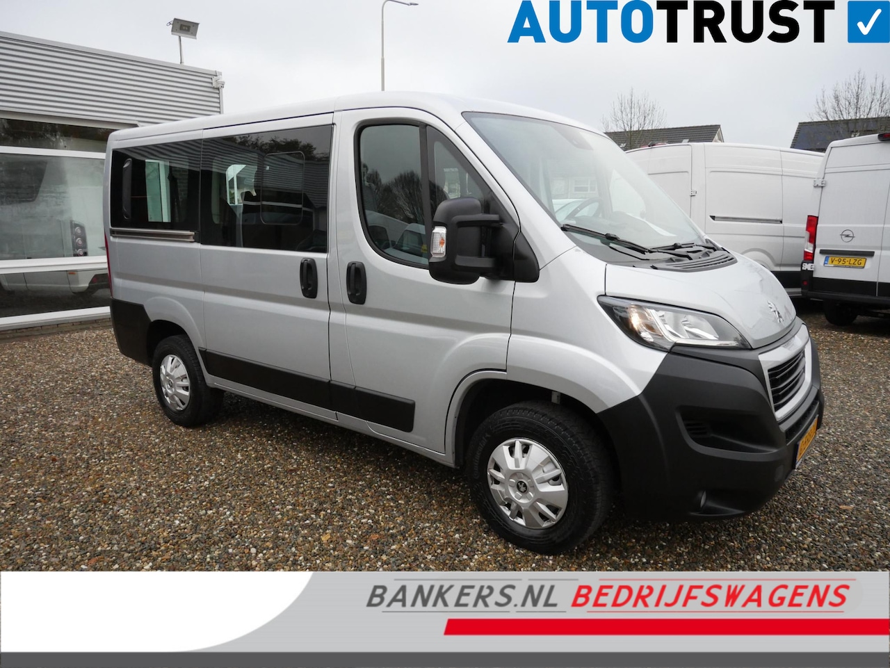 Peugeot Boxer - 2.2 BlueHDI 140PK, L1H1, Combi 9-Persoons, Airco - AutoWereld.nl