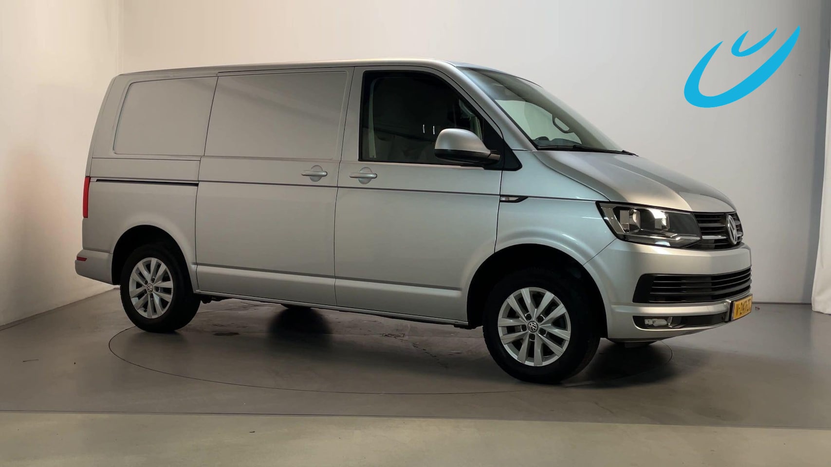 Volkswagen Transporter - 2.0 TDI 102pk L1H1 Highline Parkeersensoren Navigatie DAB+ App-Connect - AutoWereld.nl