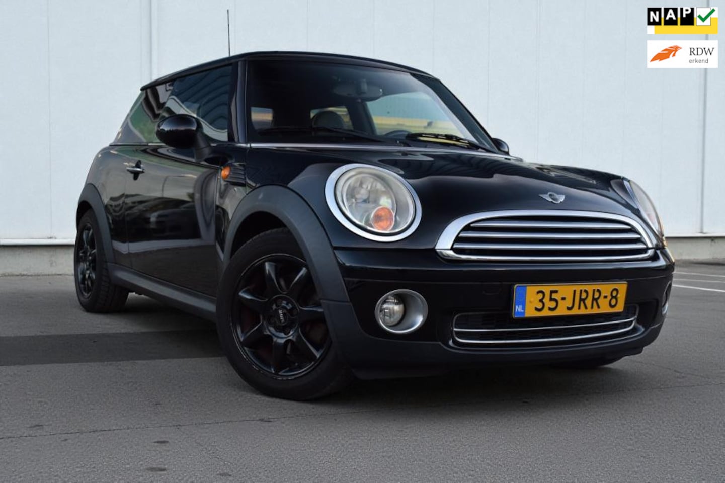 MINI Cooper - Mini 1.6 Business Line, Schuifdak, Lederen bekleding, Lichtmetalen velgen - AutoWereld.nl