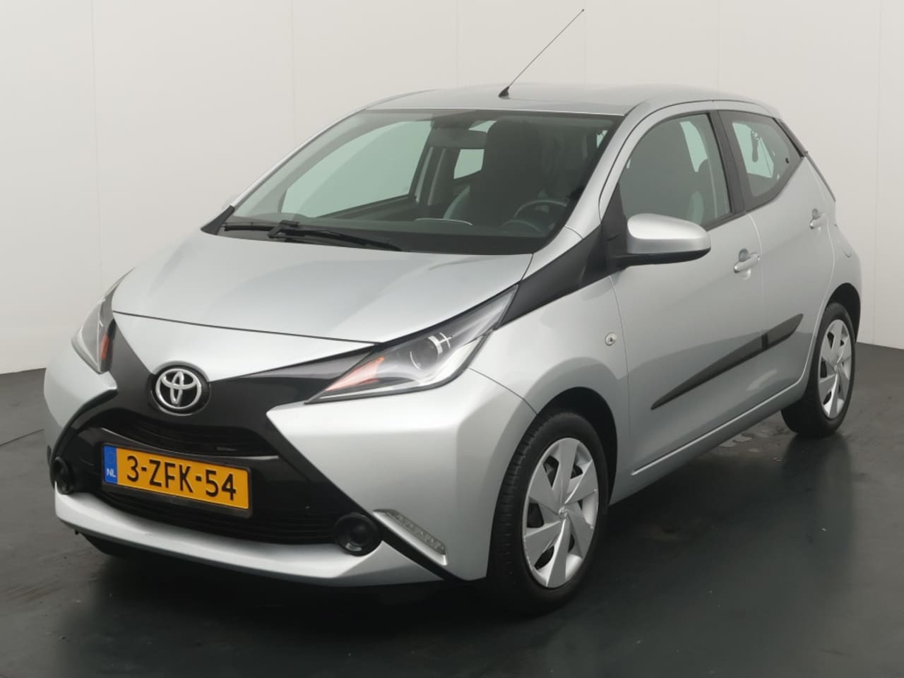 Toyota Aygo - 1.0 VVT-i x-play 1.0 VVT-i x-play - AutoWereld.nl