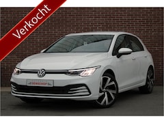 Volkswagen Golf - 1.0 eTSI Life Business 110PK |ACC|STUUR-STOELVERWARMING|18-INCH|CARPLAY|
