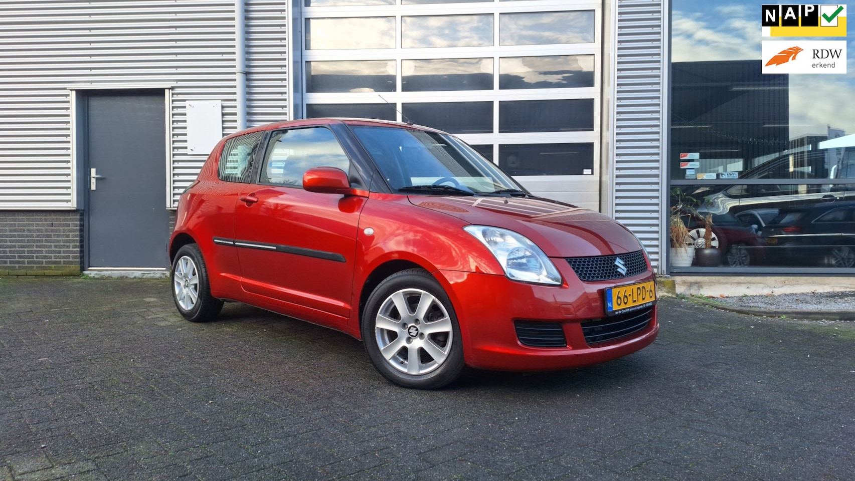 Suzuki Swift - 1.3 Comfort/Airco/Lm velgen/Trekhjaak/Keurige staat/ - AutoWereld.nl
