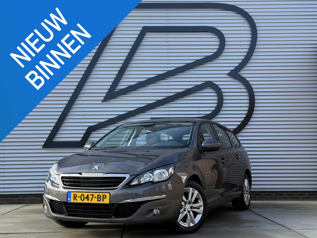 Peugeot 308 SW - 1.2 PureTech Blue Lease Executive 2e Eigenaar|Clima|PDC|Trekhaak|D-riem v.v. in 2025|APK t - AutoWereld.nl