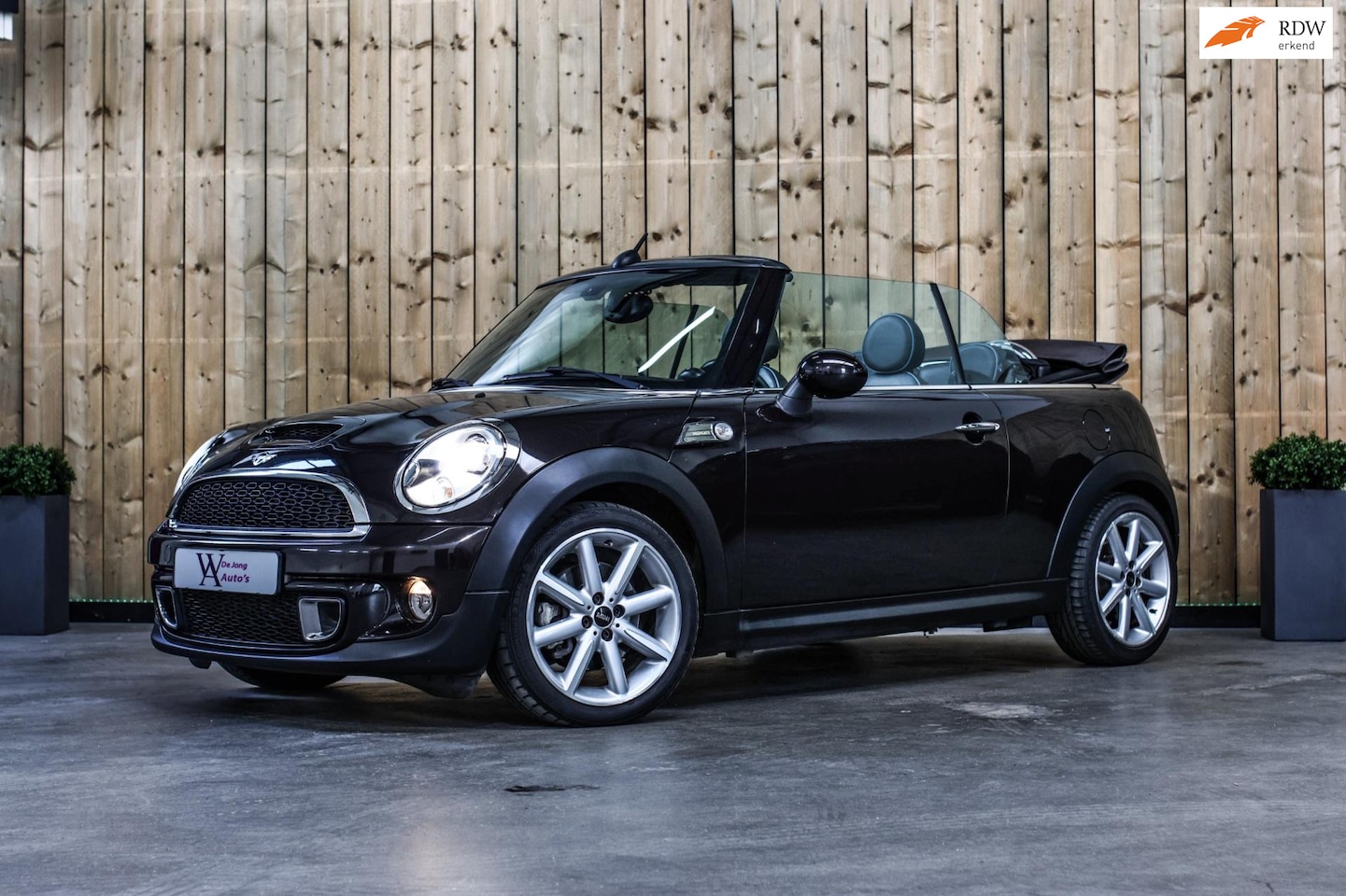 MINI Cabrio - 1.6 Cooper S Chili *Harman/Kardon*Cruise control*Stoelverwarming*Leder* - AutoWereld.nl