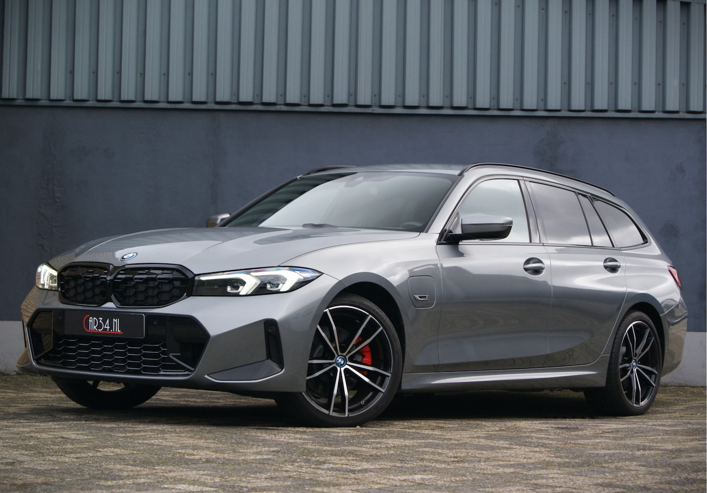 BMW 3-serie Touring - Facelift 320e 204PK xDrive M-Sport Shadow/Widescreen/Harman-Kardon//Keyless/Leder/Soh89% A - AutoWereld.nl