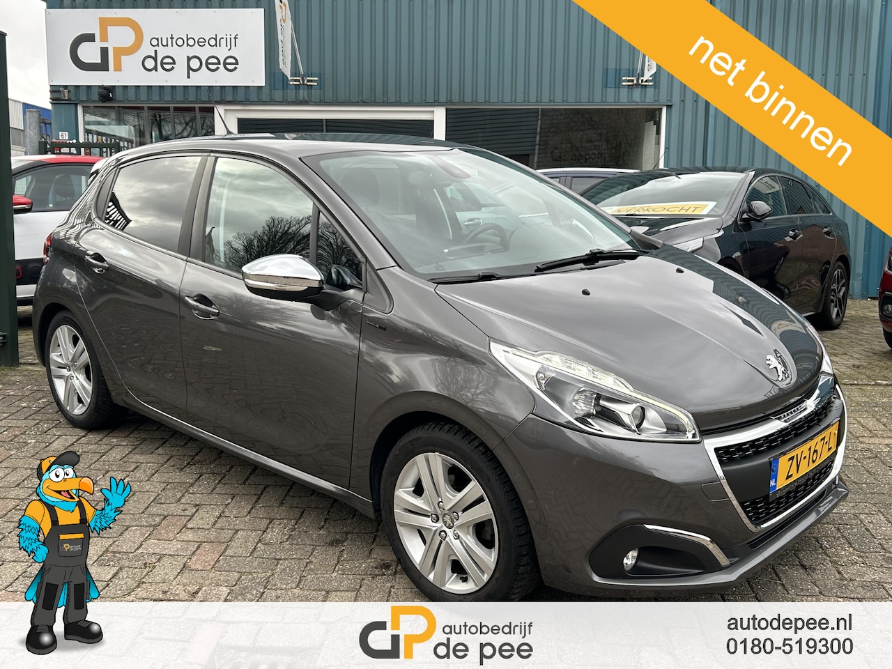 Peugeot 208 - 1.2 PureTech Signature GARANTIE/AIRCO/CARPLAY/PDC/NAVI/CRUISE/LICHTMETAAL rijklaarprijs! - AutoWereld.nl