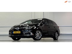 Toyota Auris Touring Sports - 1.8 Hybrid Executive Achterruitrijcamera Stoelverwarming Navi