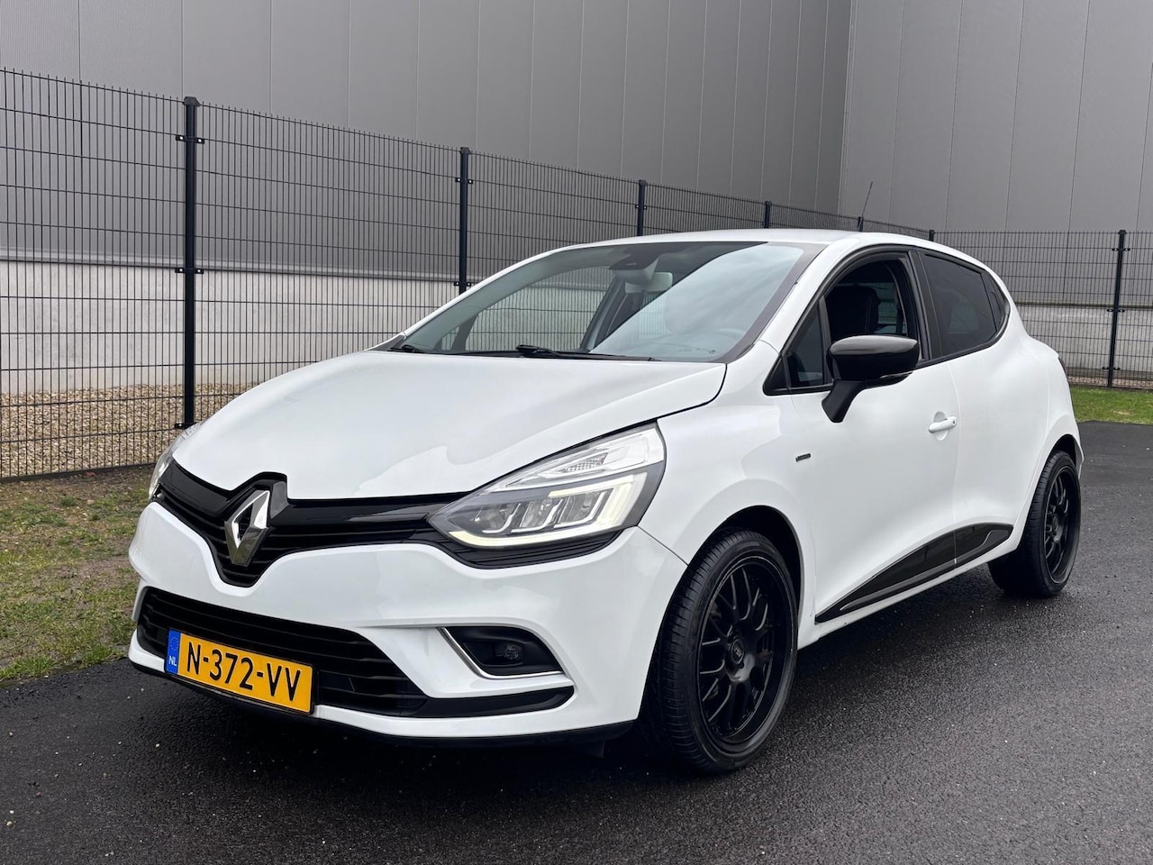 Renault Clio - 0.9 TCe Limited | CRUISE CONTROLE | BLUETOOTH - AutoWereld.nl