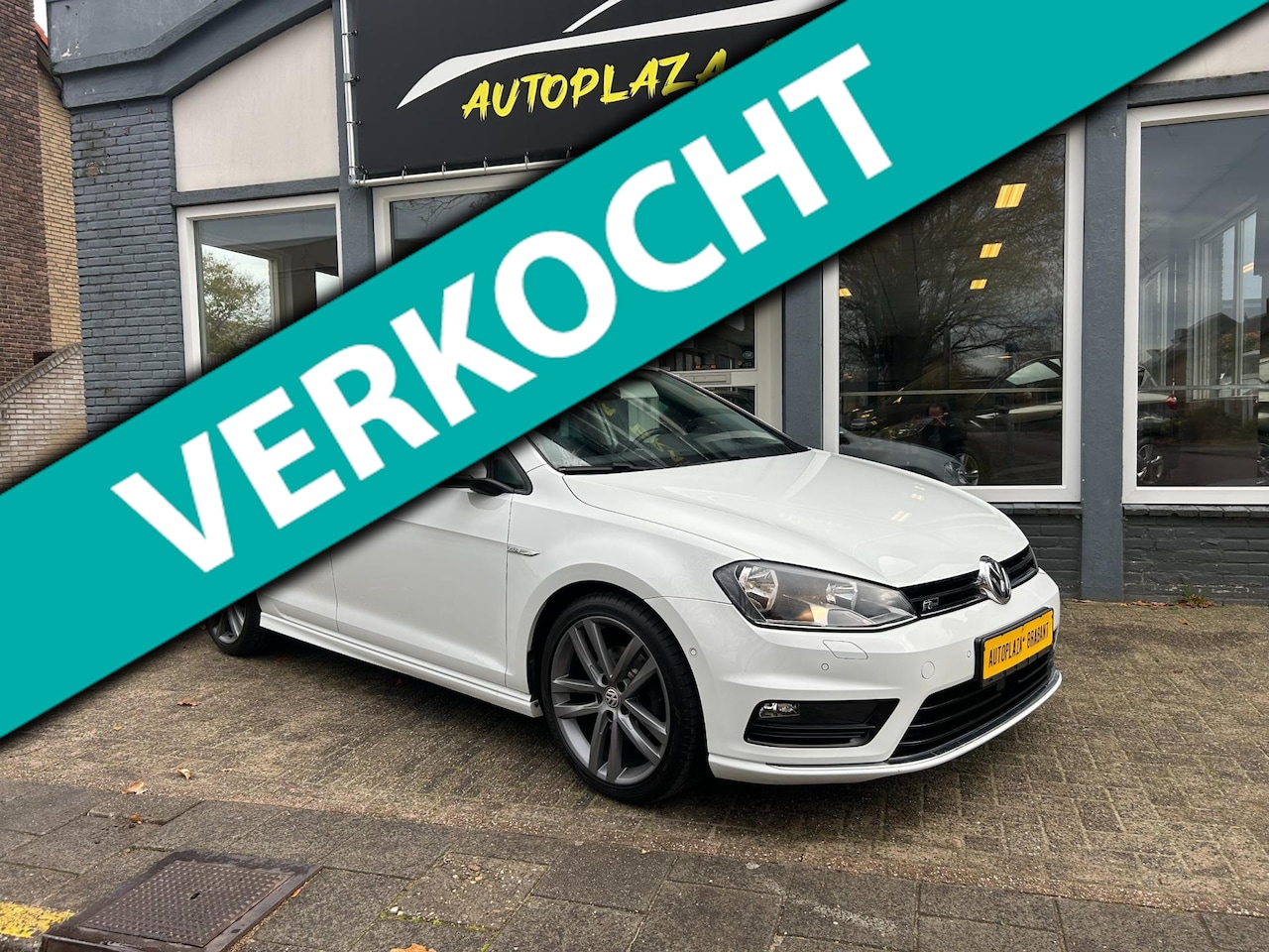 Volkswagen Golf - 1.4 TSI R-LINE / CLIMAT / PARKEERHULP / PDC / STOELVW - AutoWereld.nl