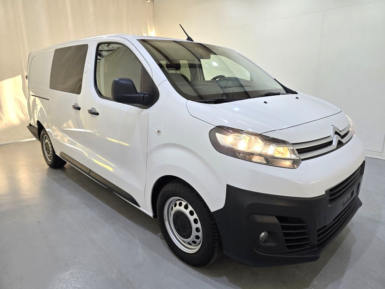 Citroën Jumpy - DC 2.0 AUT 5p Dubbelcabine BlueHDI L3H1 XL 132Kw Bjr.2023 - AutoWereld.nl