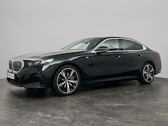 BMW i5 - sedan eDrive40 84 kWh M-Sport | Trekhaak | 20 inch | Harman Kardon | Comfort Acces | Camer
