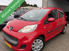 Peugeot 107 - 1.0-12V Millesim 200 / 5DRS / Airco / N.A.P