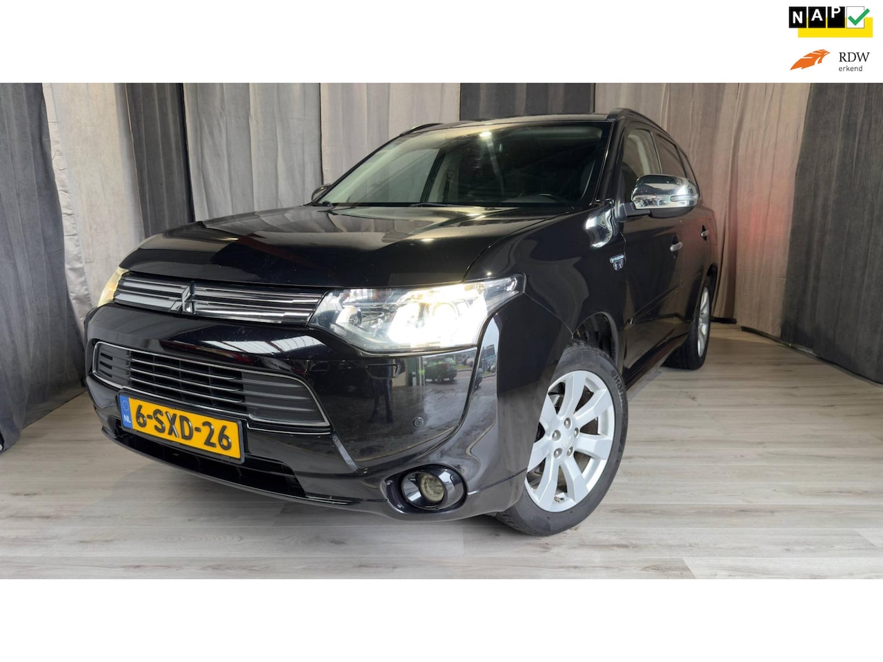 Mitsubishi Outlander - 2.0 PHEV instyle 2.0 PHEV instyle - AutoWereld.nl