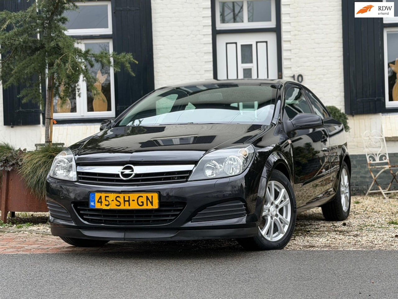 Opel Astra GTC - 1.4 Edition|Cruise|Navi|Trekhaak|Nette auto! - AutoWereld.nl