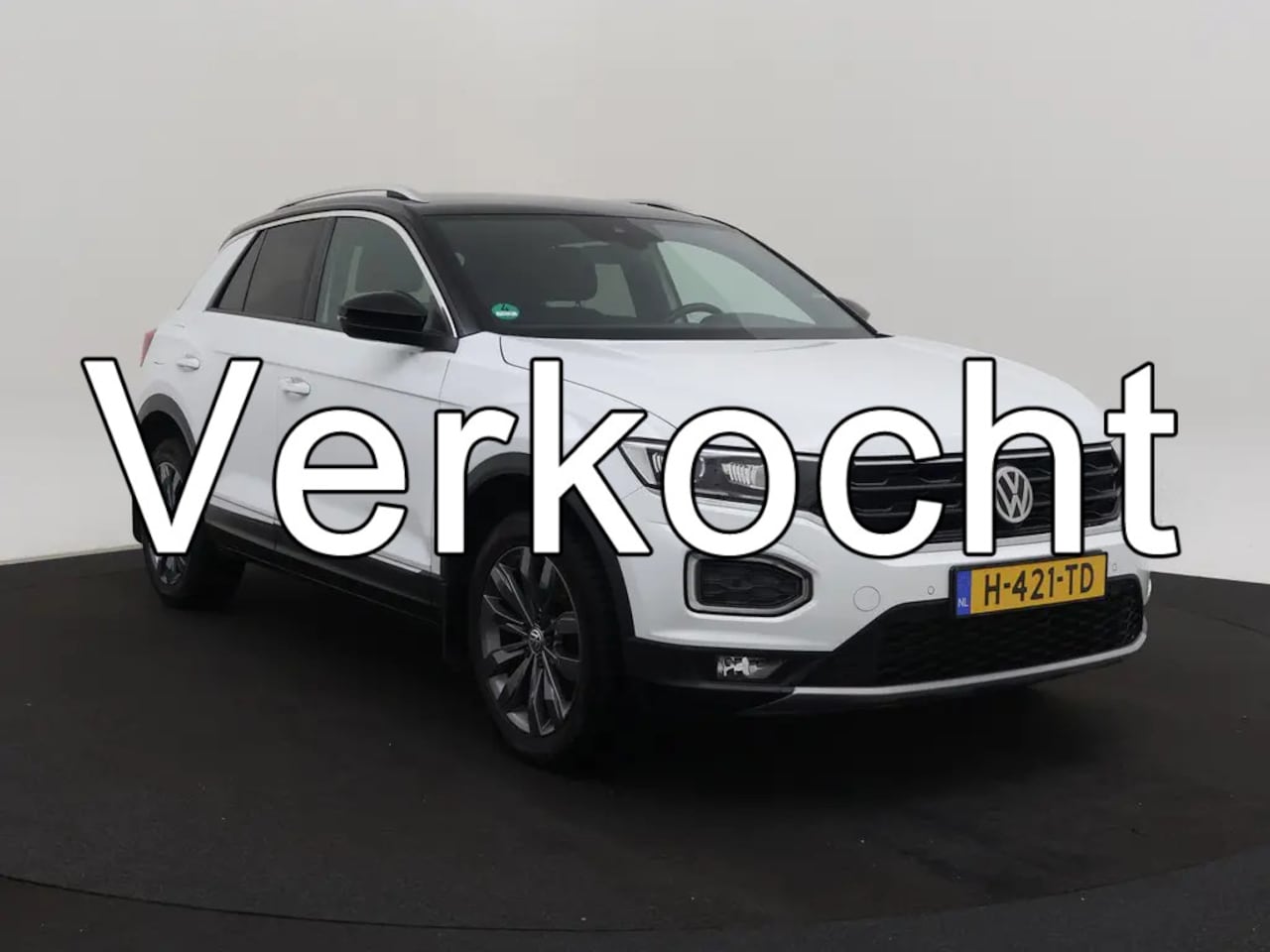 Volkswagen T-Roc - 1.5 TSI Sport Xenon Navi Camera Virtuel cockpit T-haak Bj:2020 - AutoWereld.nl