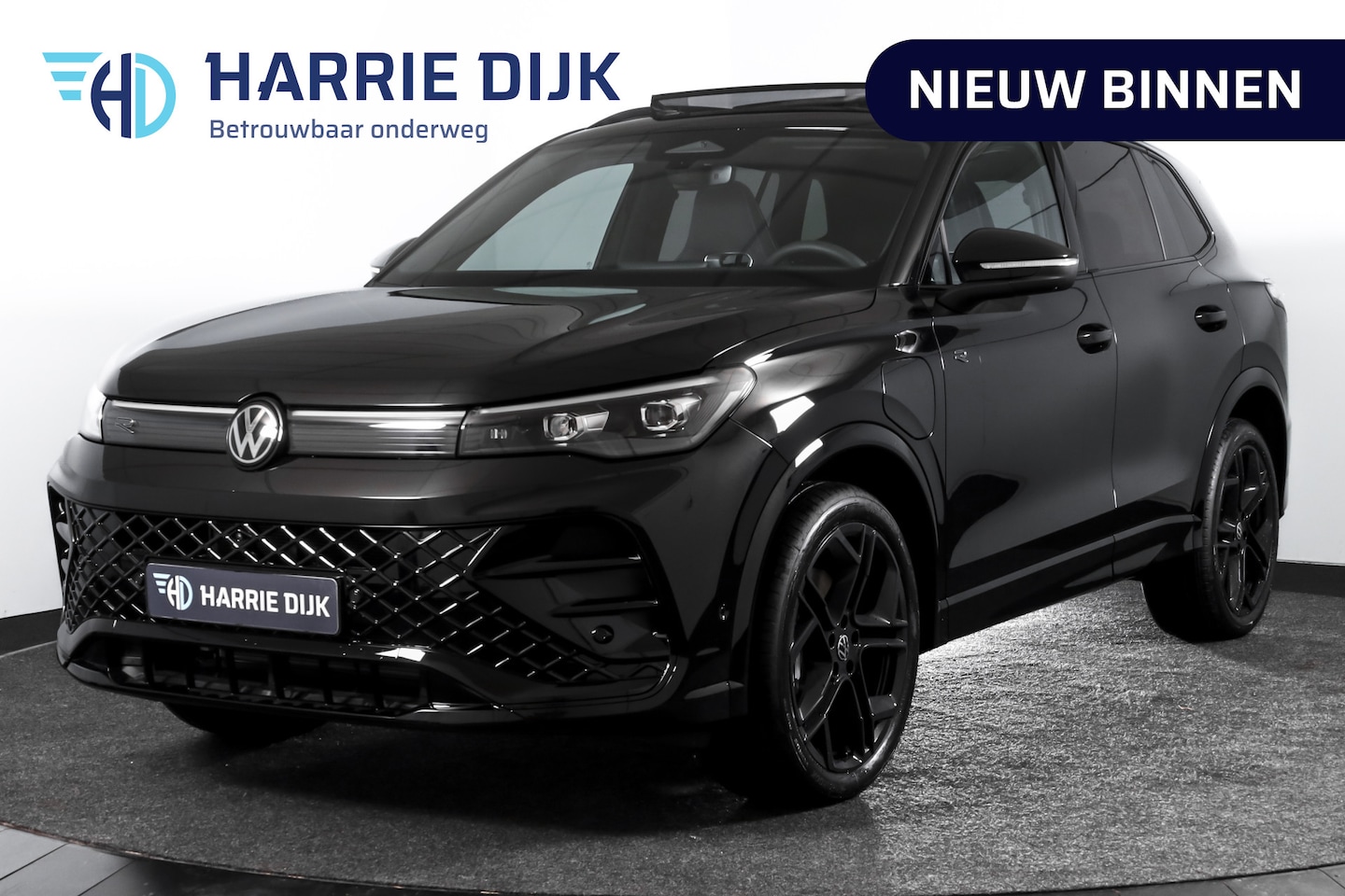 Volkswagen Tiguan - 1.5 eHybrid 272 PK R-Line Edition | Black Style | Assistance Plus | Elek. Trekhaak | S/K-p - AutoWereld.nl