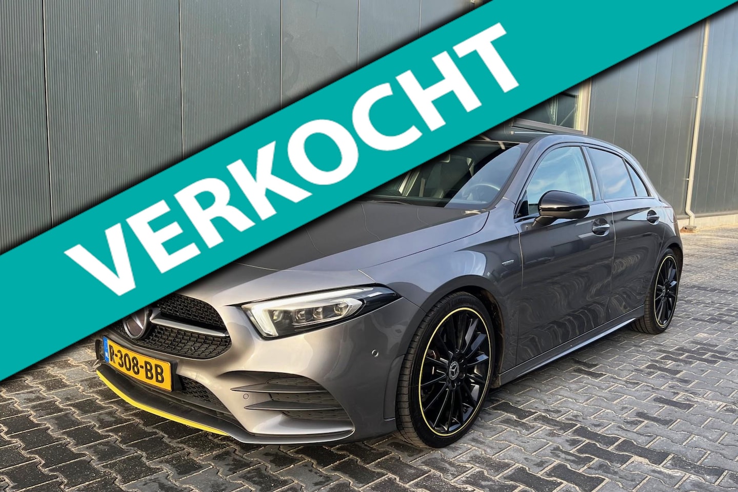 Mercedes-Benz A-klasse - 250 Edition 1 AMG PANO BURMESTER 360 CAMERA - AutoWereld.nl