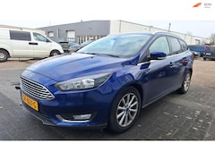 Ford Focus Wagon - 1.0 Titanium (motor defect)