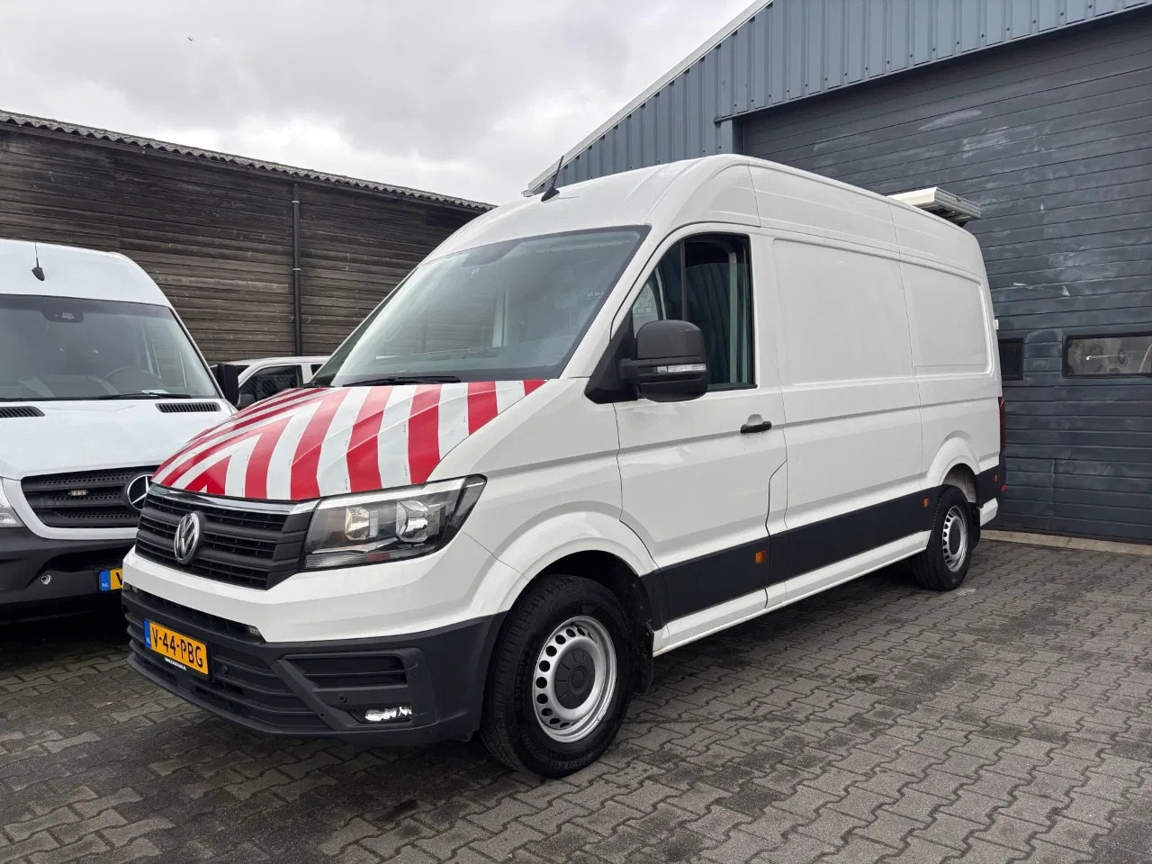 Volkswagen Crafter - 2.0 TDI Automaat DSG! 140 PK Airco !! - AutoWereld.nl
