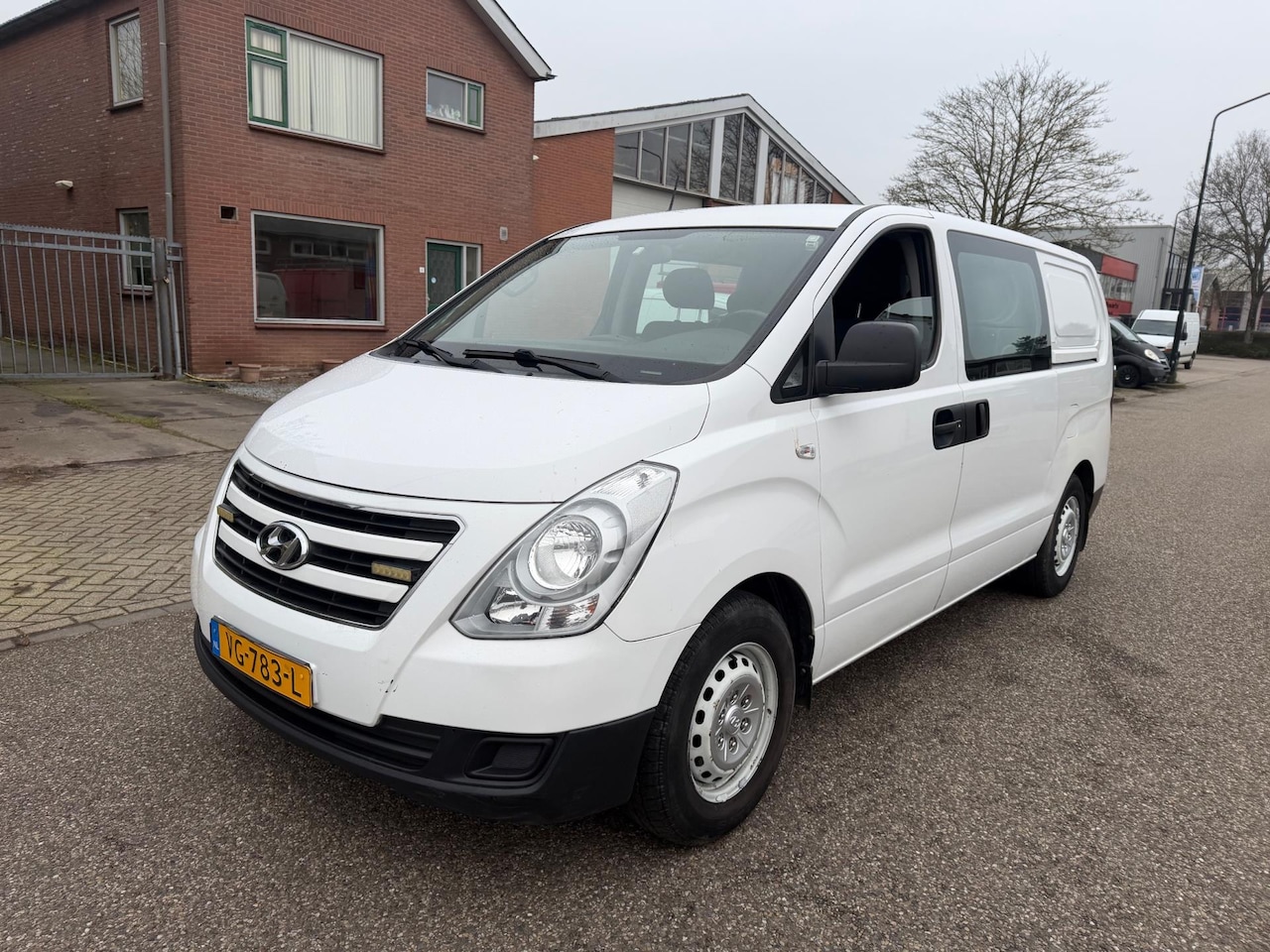 Hyundai H 300 - 2.5 CRDi Dynamic DC 2.5 CRDi Dynamic DC - AutoWereld.nl