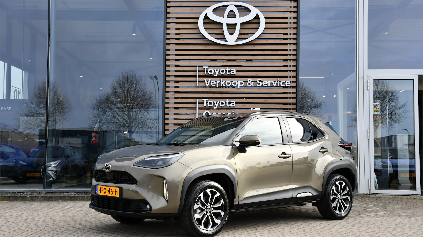Toyota Yaris Cross - 1.5 Hybrid 115 First Edition Automaat 116pk | Comfort Pack | Voorstoelen / stuurwiel verwa - AutoWereld.nl