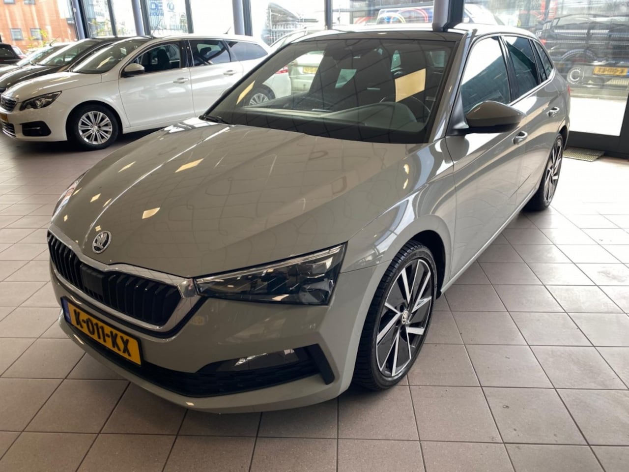 Skoda Scala - 1.5 TSI Sport Bns Pano AUTOMAAT BJ 2021 !!!! - AutoWereld.nl