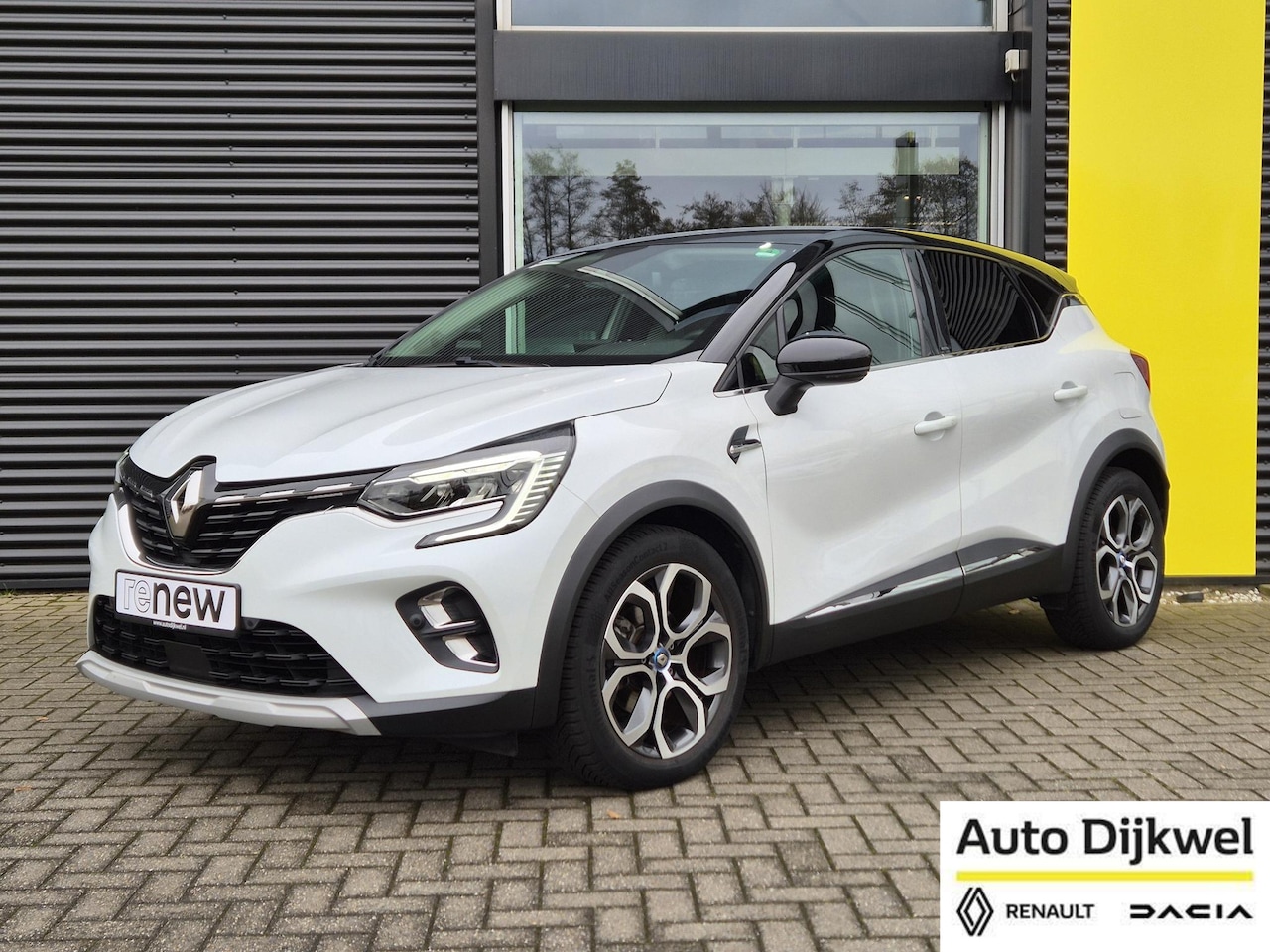 Renault Captur - 1.6 E-Tech Plug-in Hybrid 160 Intens Camera, All Season banden, Navigatie, 18" velgen, Tre - AutoWereld.nl
