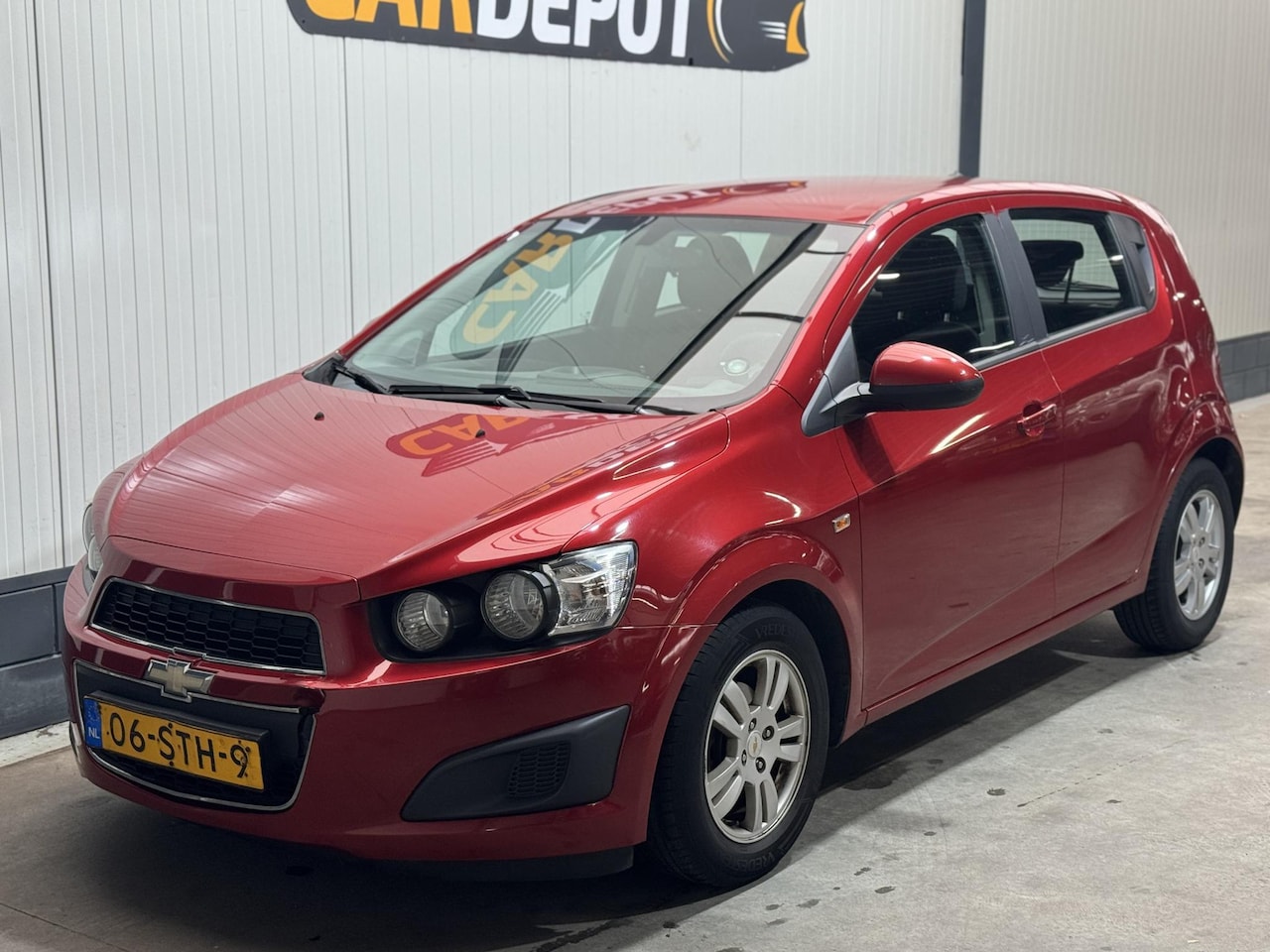 Chevrolet Aveo - 1.4 LT Zeer Netjes Airco 4 Deurs - AutoWereld.nl