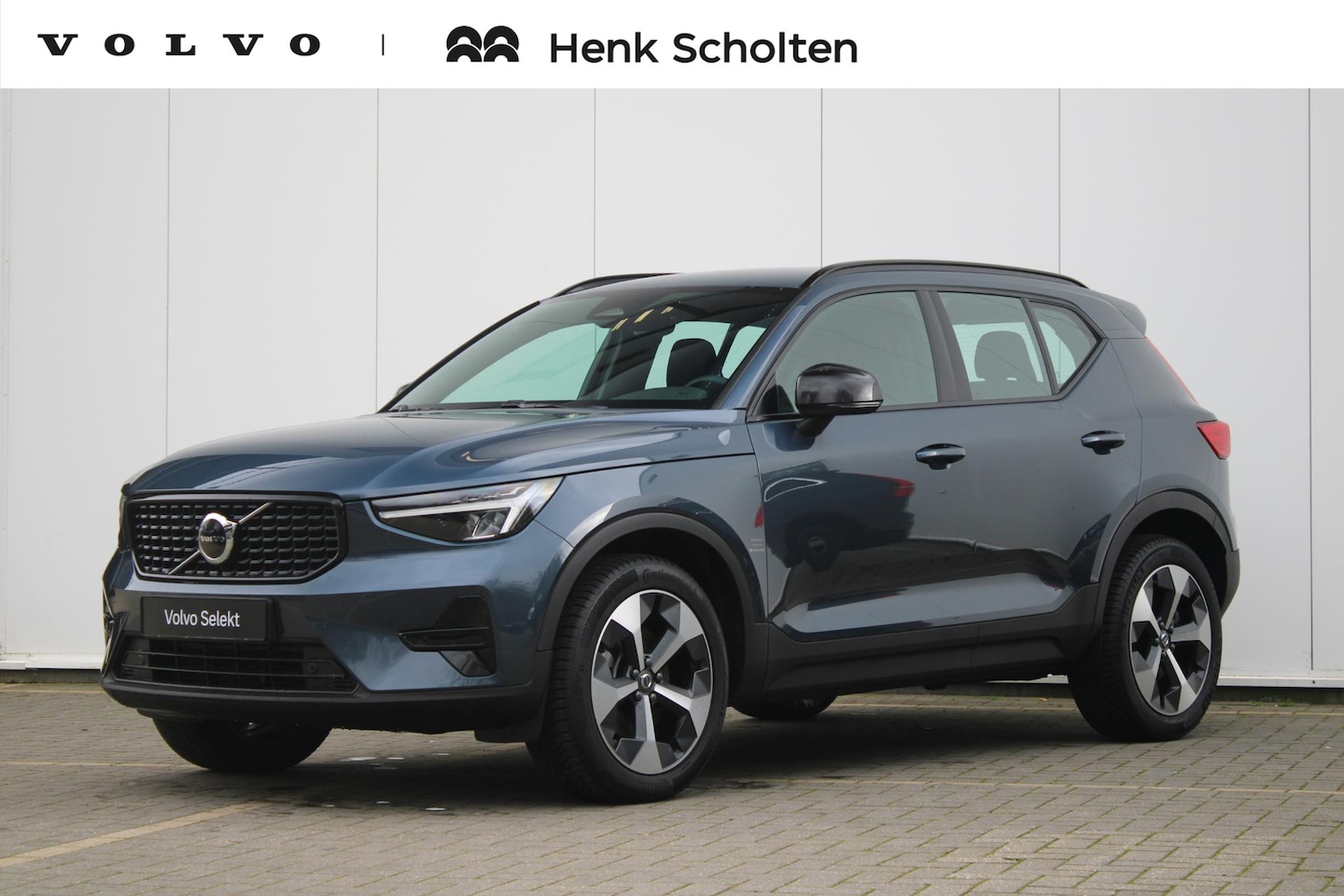 Volvo XC40 - B4 Plus Dark | Trekhaak | Verwarmbare voorstoelen en stuurwiel | Premium audio by Harman K - AutoWereld.nl