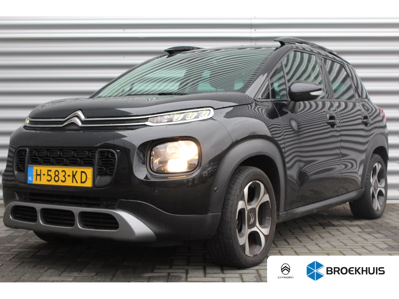 Citroën C3 Aircross - 1.2 PURETECH 110PK SHINE / NAVI / CLIMA / LED / PDC / CAMERA / 17" LMV / KEYLESS / BLUETOO - AutoWereld.nl
