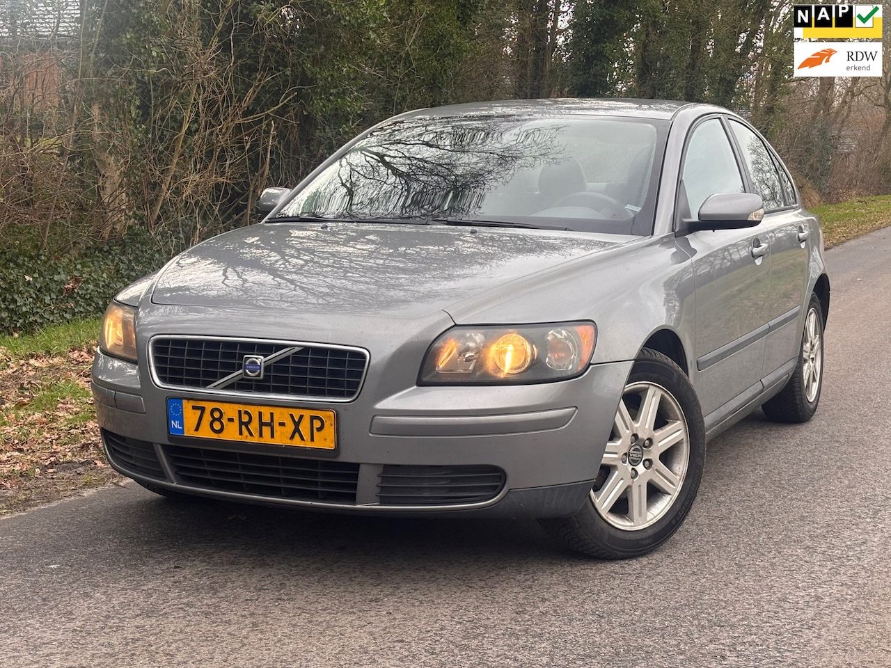 Volvo S40 - 1.8 Momentum | Airco + Cruise | - AutoWereld.nl