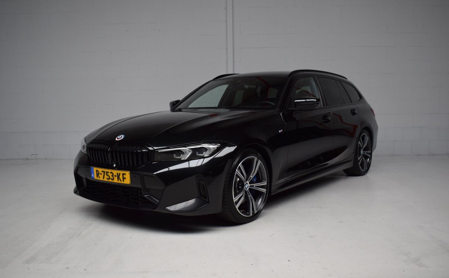 BMW 3-serie Touring - 318i M-Sport Aut Facelift ORG.NED / M-ZETELS / SFEERVERLICHTING / CARPLAY / 19INCH / EL.ST - AutoWereld.nl