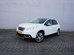 Peugeot 2008 - 1.2 PureTech Allure Climate / Navi / Cruise / Pano / Parkeers. / Trekhaak / Lm velgen / NA