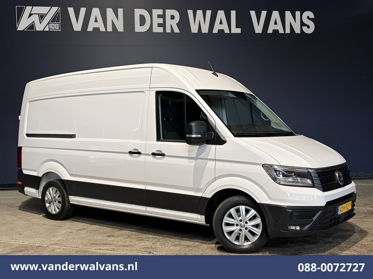 Volkswagen Crafter - 2.0 TDI 141pk L3H3 L2H2 Euro6 Airco | Navigatie | Camera | LED | Apple Carplay | Adaptieve - AutoWereld.nl
