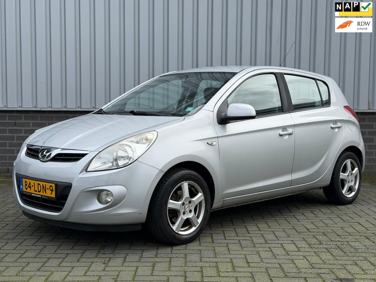 Hyundai i20 - 1.2i DynamicVersion |Airco|5 Deurs| - AutoWereld.nl