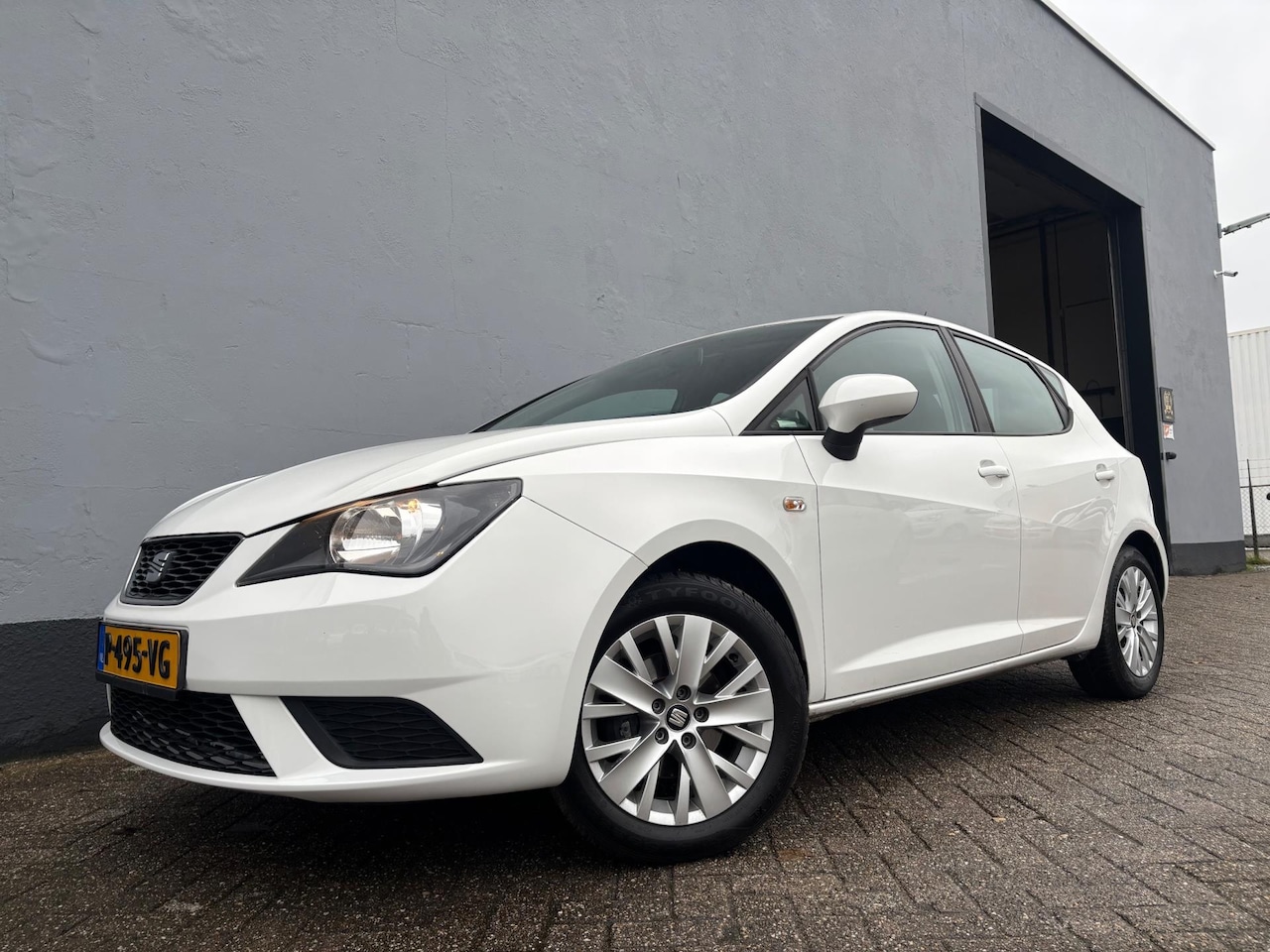 SEAT Ibiza - 1.2 Reference 5-Deurs - Airco - LMV - AutoWereld.nl