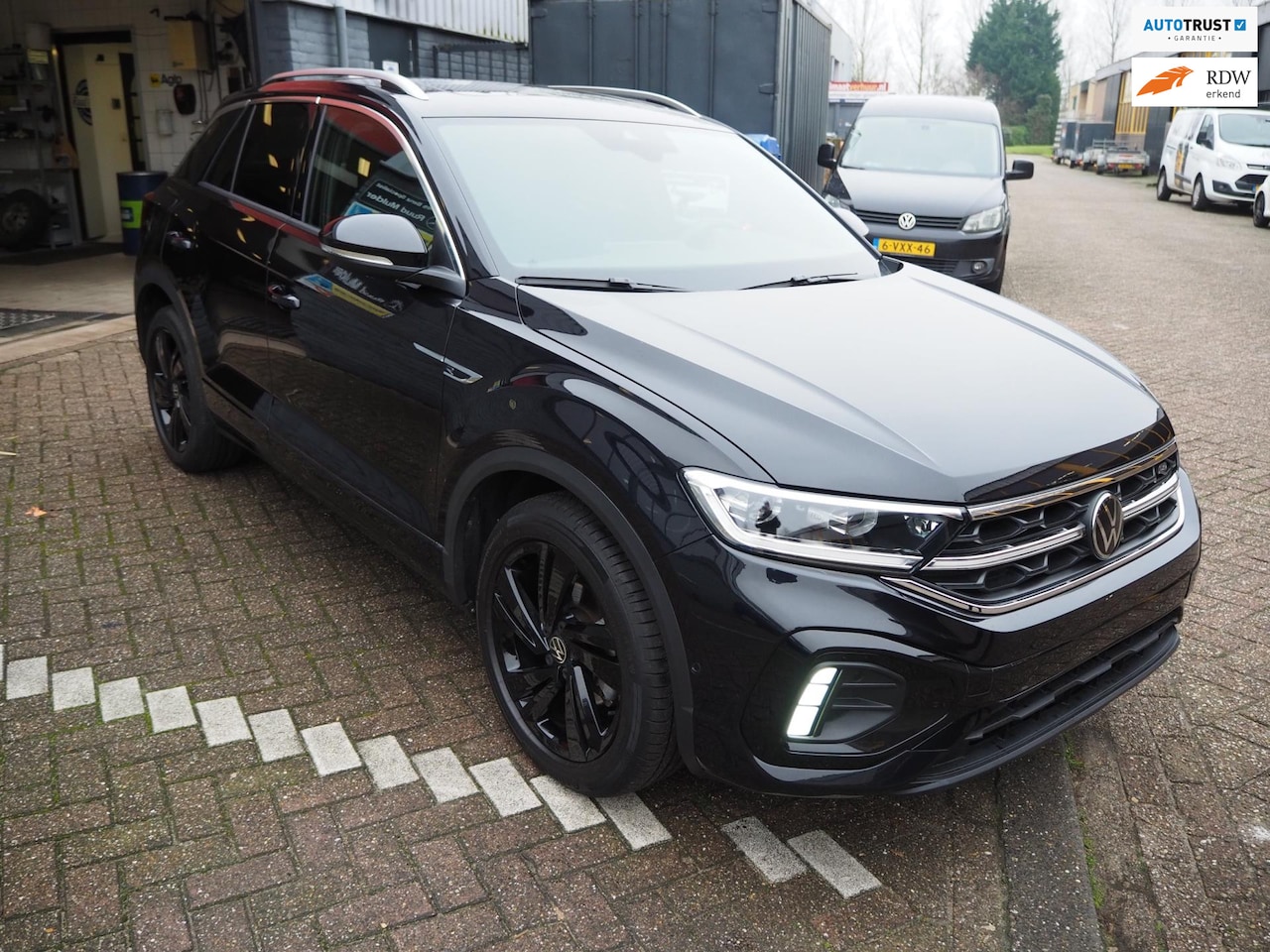 Volkswagen T-Roc - 1.5 TSI R-Line Business 1.5 TSI R-Line Business - AutoWereld.nl