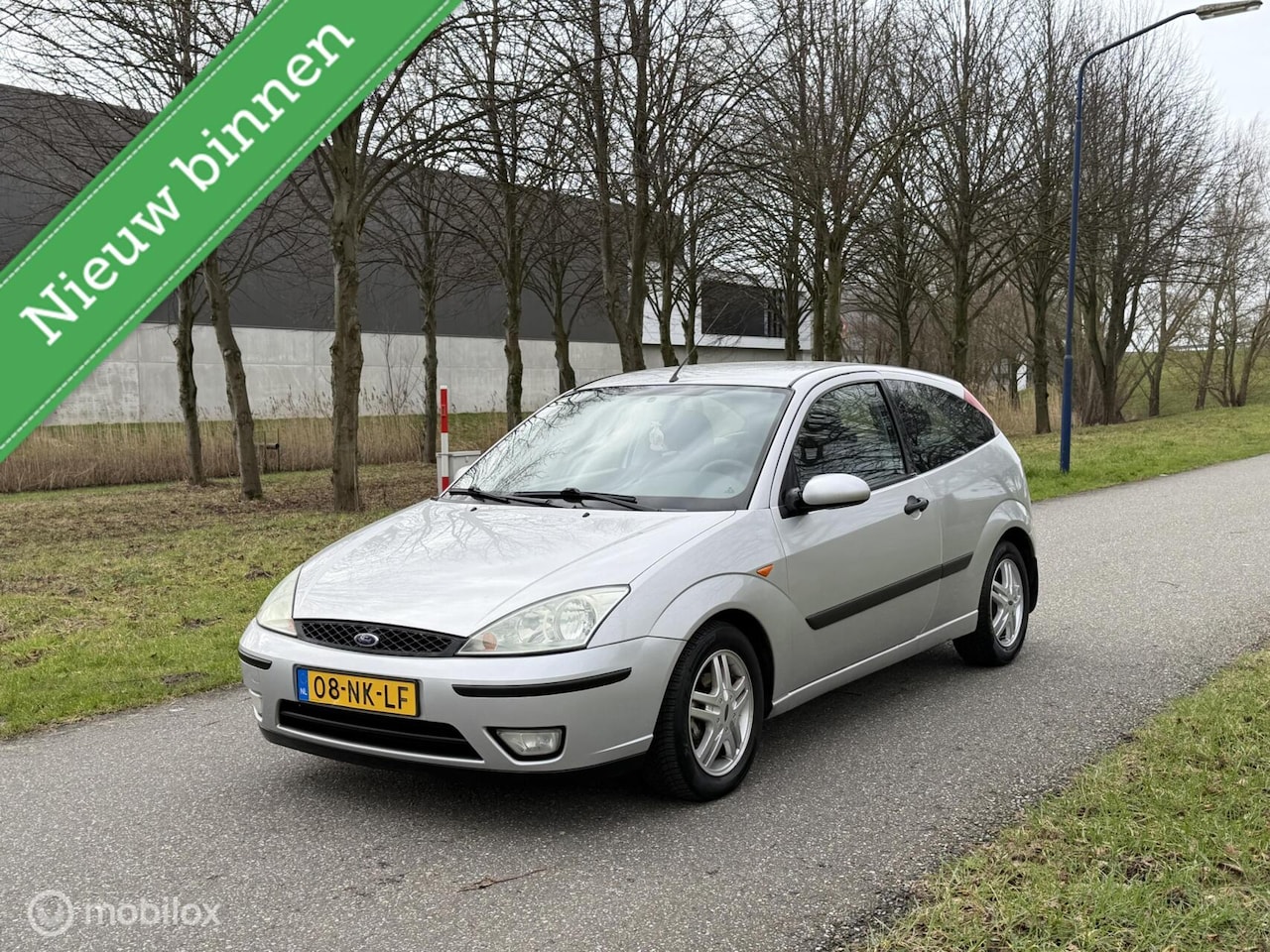 Ford Focus - 1.6-16V Trend*AUTOMAAT*AIRCO*ELEK. RAMEN - AutoWereld.nl