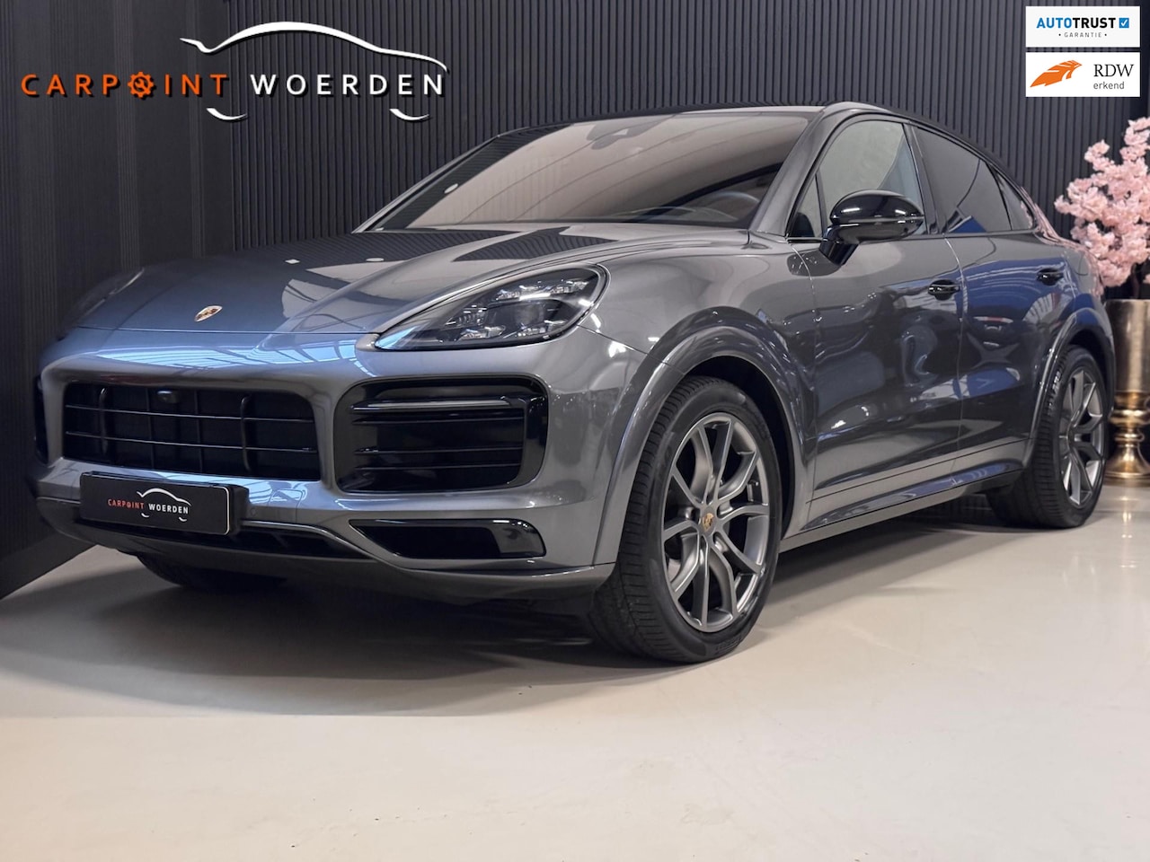 Porsche Cayenne Coupé - 3.0 E-Hybrid | ORG. NL | SPORT DESIGN | PANO | TREKHAAK | HUD | SPORT CHRONO | LUCHTVERING - AutoWereld.nl