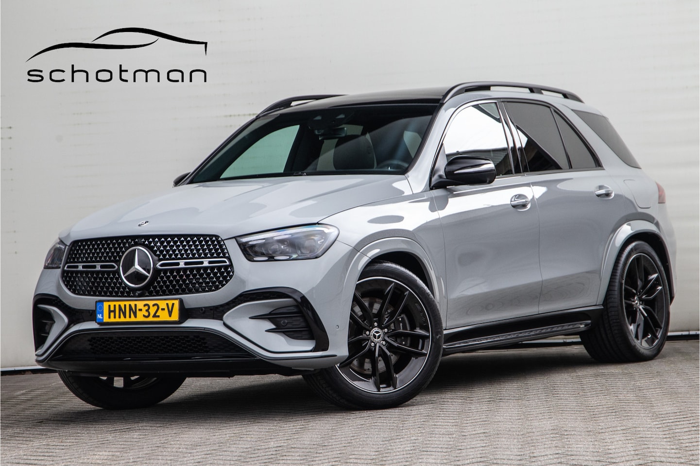 Mercedes-Benz GLE-Klasse - 400 e 4MATIC AMG Line Premium Manufaktur Alpin Grijs, Pano, Luchtvering, Trekhaak - AutoWereld.nl