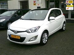 Hyundai i20 - 1.4i i-Vision (Aut./AIRCO/LMV/NAV.)