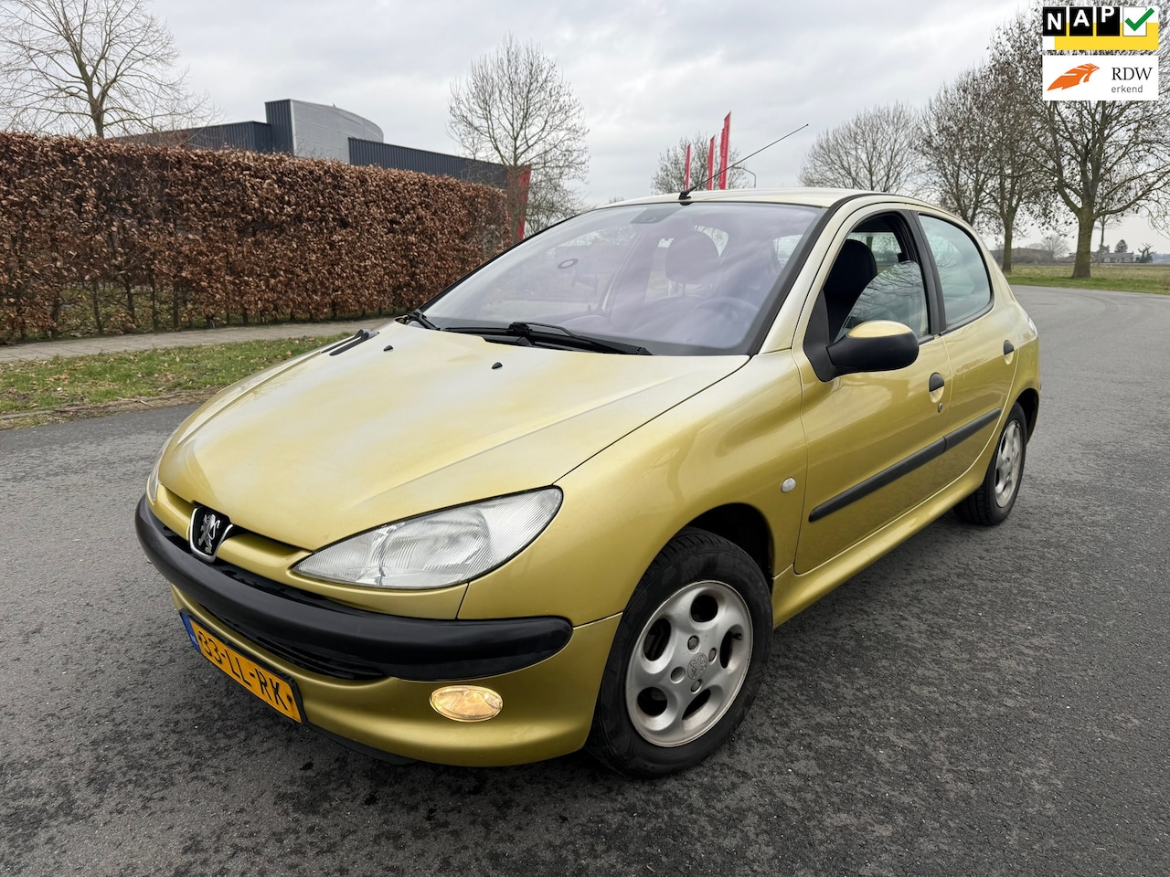 Peugeot 206 - 1.4 Gentry Premium NAP/APK 2-2027 - AutoWereld.nl