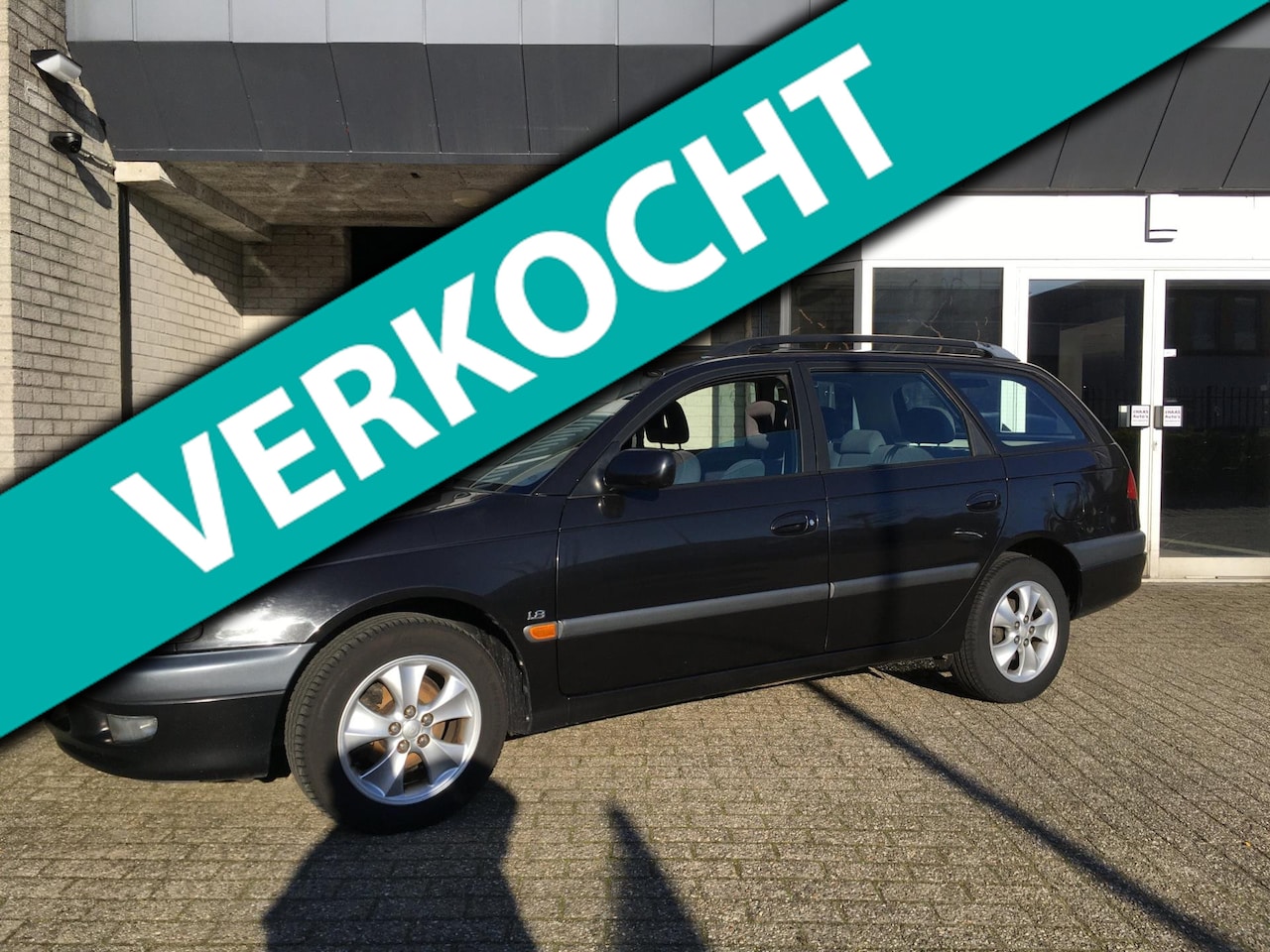 Toyota Avensis Wagon - 1.8 Luna Leanburn / AIRCO / ALU VELGEN / 1e EIGENAAR / NL-AUTO - AutoWereld.nl
