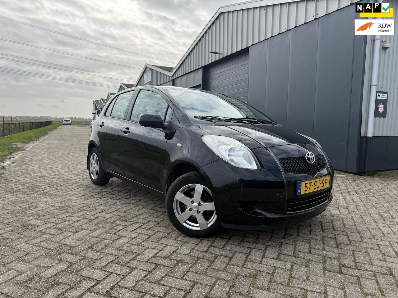 Toyota Yaris - 1.3 VVT-i Sol 1.3 VVTi Sol - AutoWereld.nl