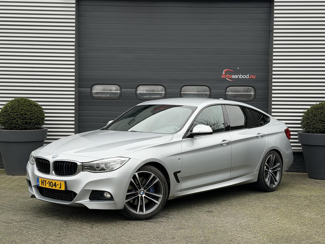 BMW 3-serie Gran Turismo - 320i M Sport | Navigatie | Harmon Kardon | Parkeersensoren | Elektrische Achterklep - AutoWereld.nl