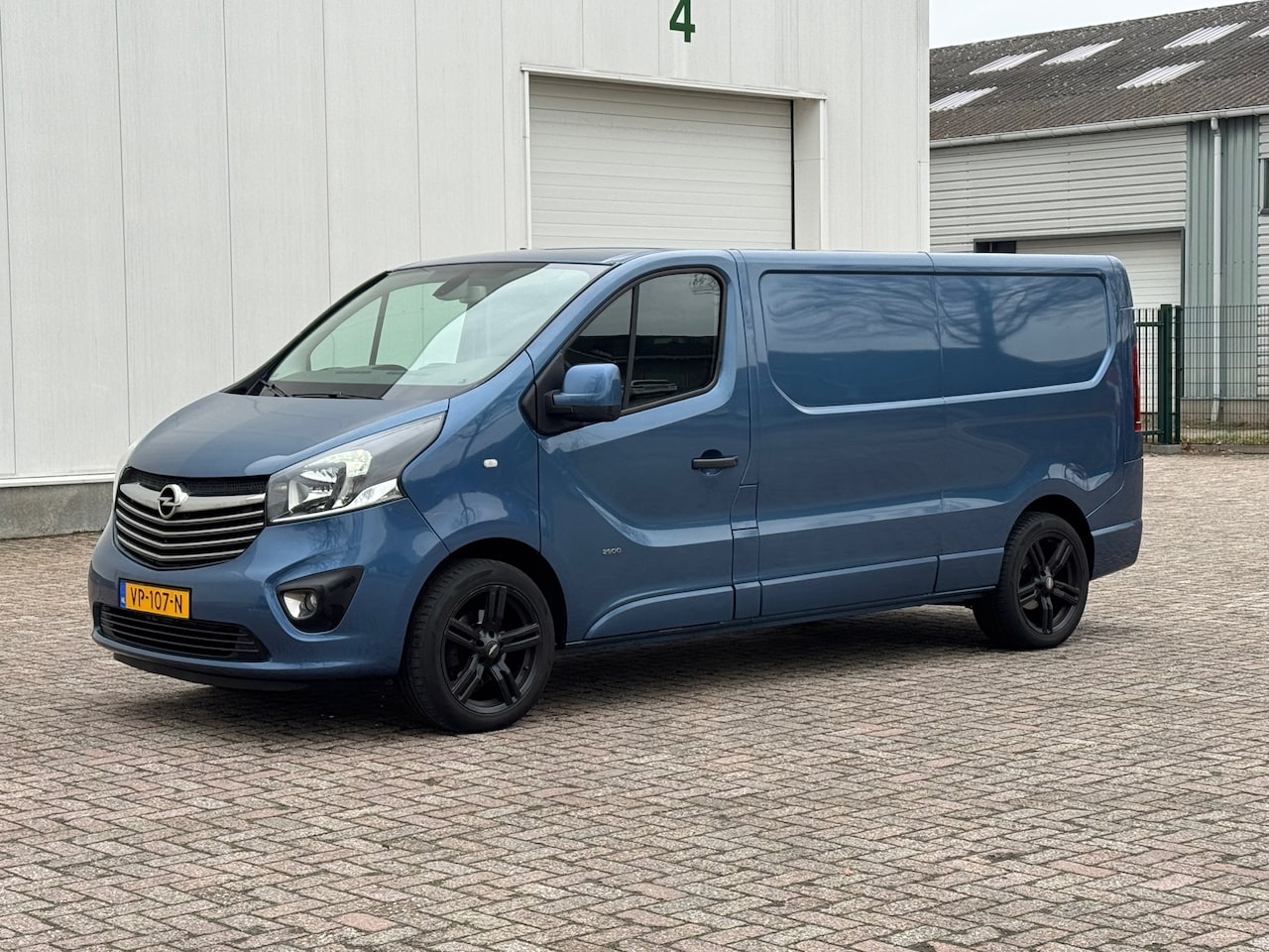 Opel Vivaro - 1.6 CDTI L2H1 Sport EcoFlex 1.6 CDTI L2H1 Sport EcoFlex - AutoWereld.nl
