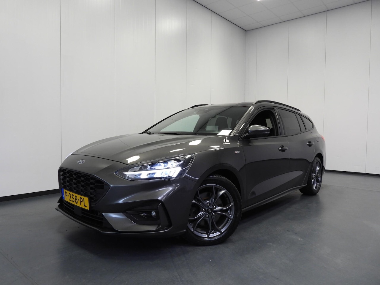 Ford Focus Wagon - 1.0 EcoBoost ST Line Business NAVI/CAMERA/CLIMA/HEAD-UP/LED/17"LMV! - AutoWereld.nl