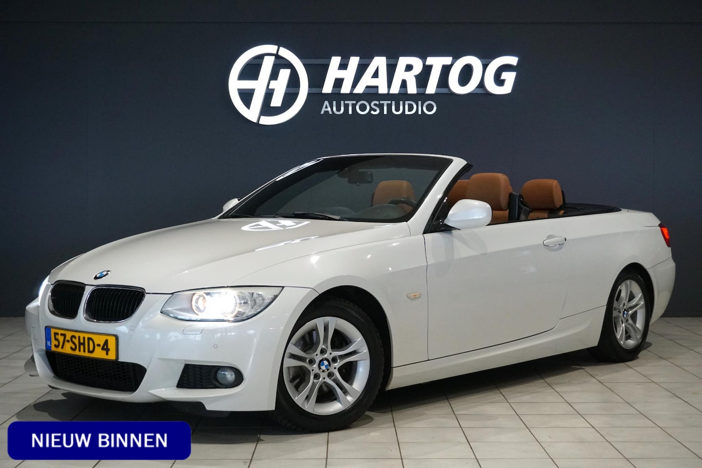 BMW 3-serie Cabrio - 320i Exclusive M Sport * Dealer onderhouden * + SPORTSTOELEN / BI-XENON / STANDKACHEL - AutoWereld.nl