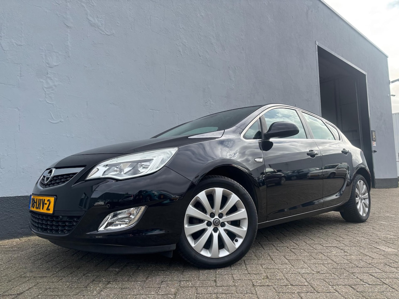 Opel Astra - 1.4 Cosmo - Climate Control - LMV - AutoWereld.nl