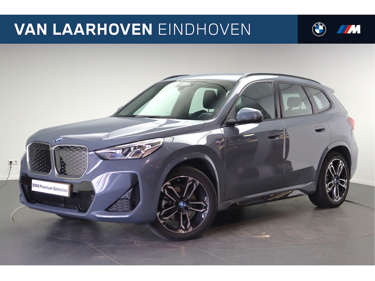 BMW iX1 - xDrive30 M Sport / Sportstoelen / M Adaptief onderstel / Achteruitrijcamera / Stoelverarmi - AutoWereld.nl